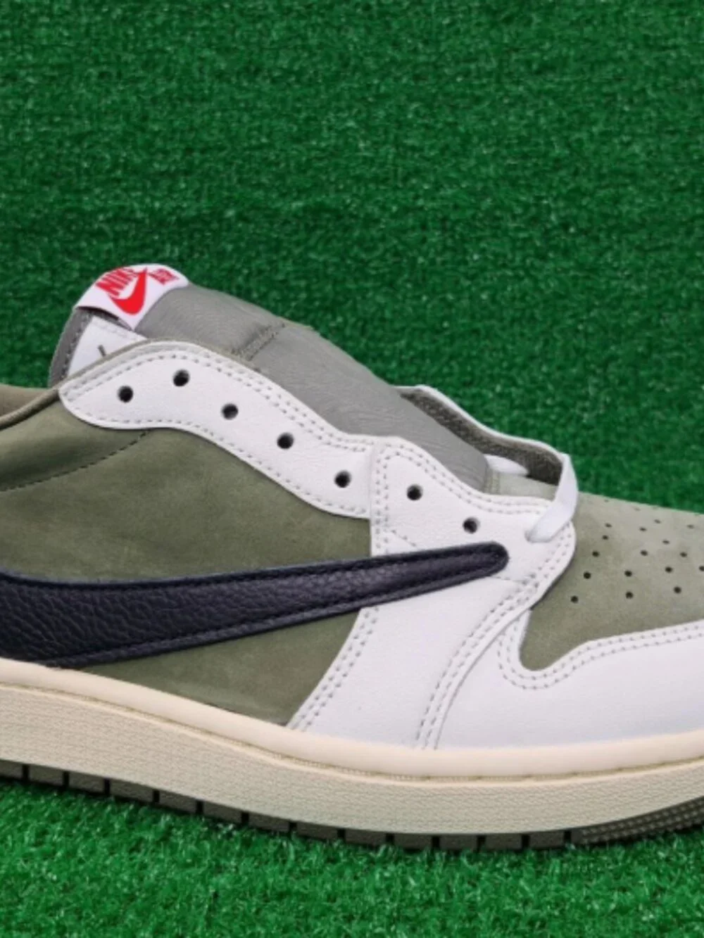 Travis Scott x Air Jordan 1 OG SP Low Medium Olive Sneakers